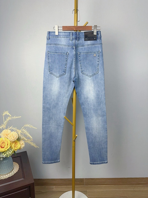 ブランドジーンズ背面デザイン